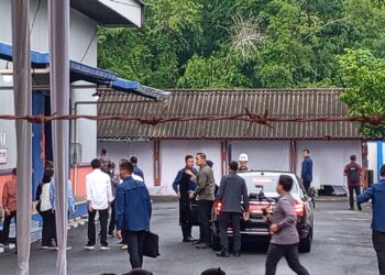 Presiden Jokowi Bagikan Beras 10KG Dan 2 Sepeda Ke Warga Bantul