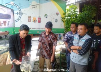 Panen Perdana Bank Sampah Pesona 05 di Manggung Wukirsari, Imogiri, Bantul, DIY