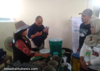 Lounching Bank Sampah Resik Apik Kweni Panggungharjo Sewon Bantul: Membangun Paradigma Baru terhadap Sampah