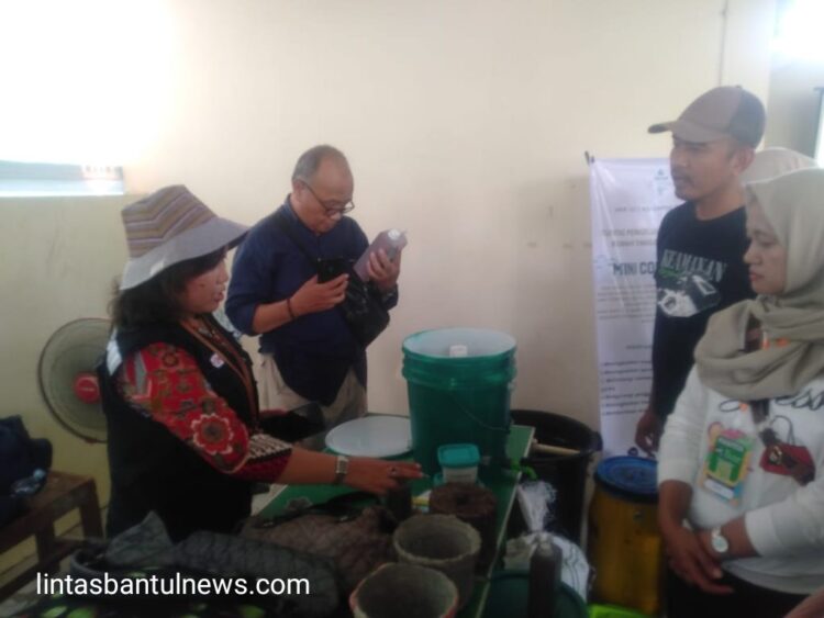 Lounching Bank Sampah Resik Apik Kweni Panggungharjo Sewon Bantul: Membangun Paradigma Baru terhadap Sampah